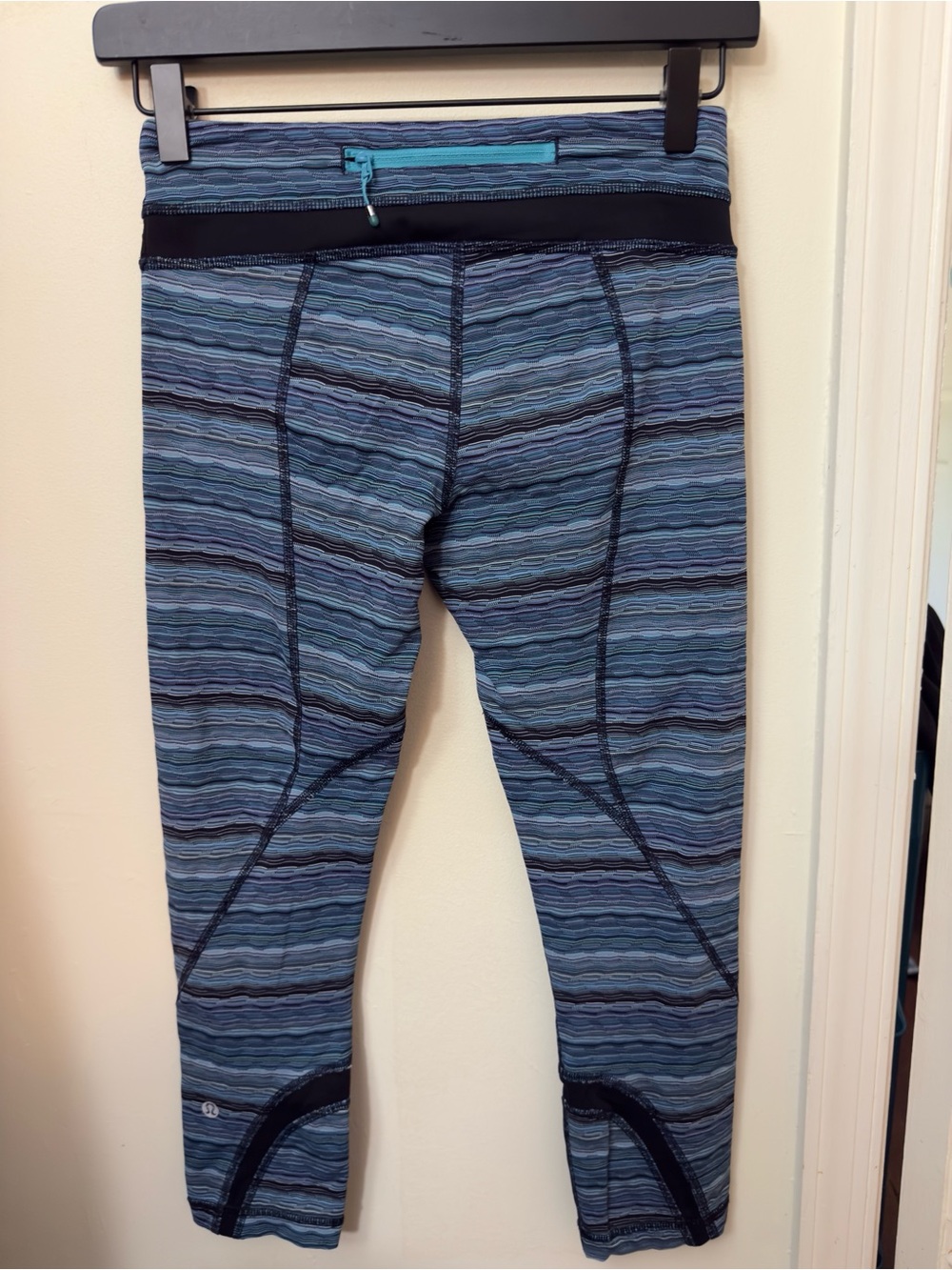 Lululemon Inspire Crop II Leggings in Space Dye Twist Peacock Blue | Size 4